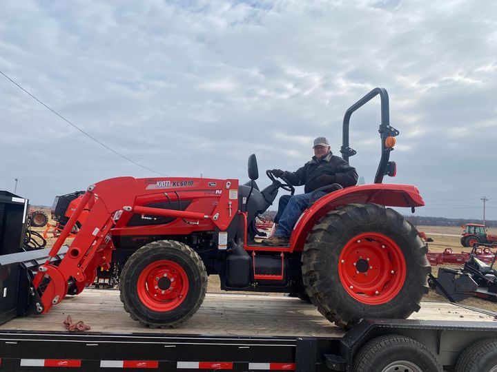 Happy Customers John's Tractor Works & Equipment Inc. Vinita, OK (918